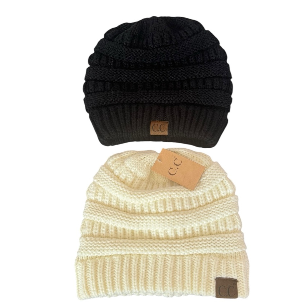 C.C Knit‎ Beanies Lot of 2 Women’s Black Cream Chunky Ribbed Cottagecore Preppy